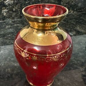Source Unknown Red and Gold Glass Decorative Vase